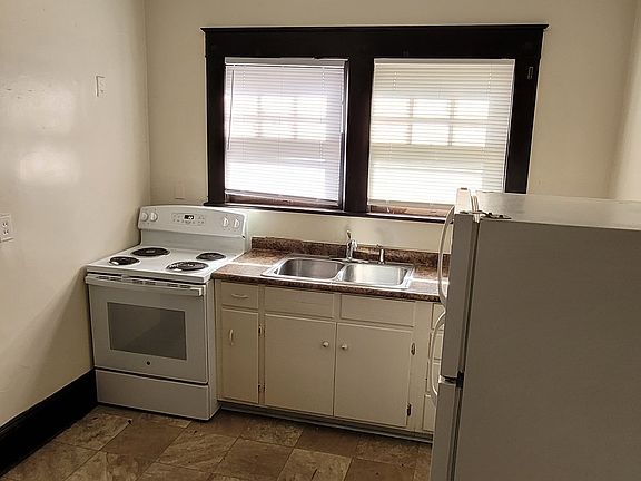 5th image of 900 Gregory St
