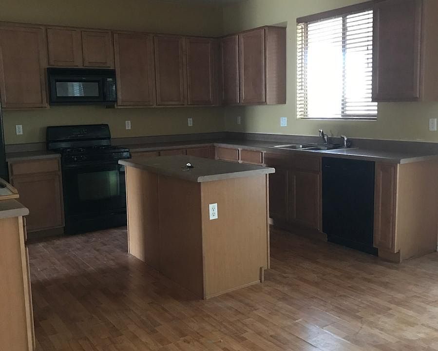 1st image of 43602 W Oster Dr