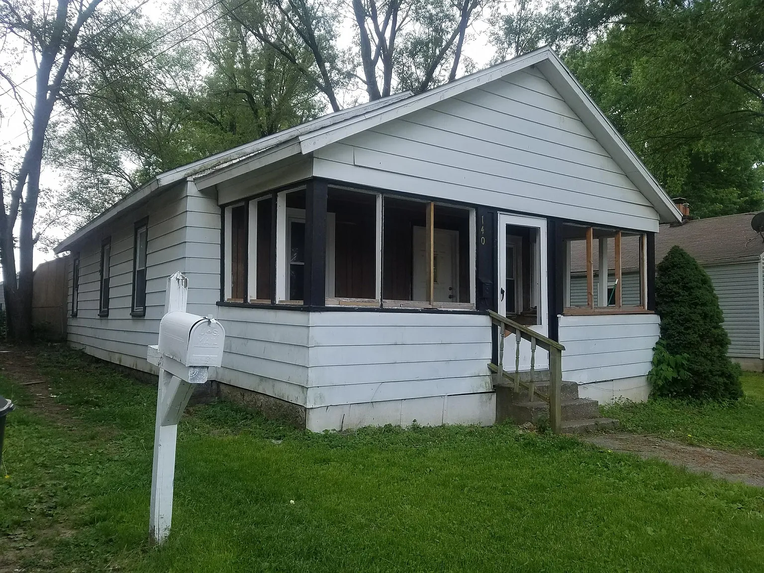 140 Lakeside Ave photo 1