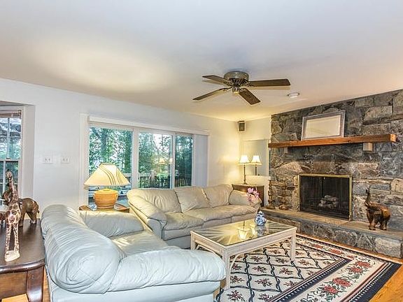 5th image of 19901 Silverfield Dr