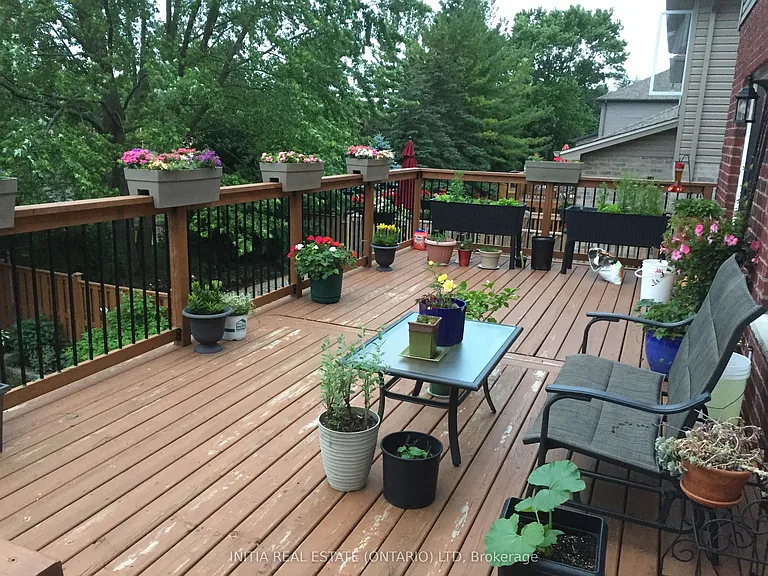 1531 Horseshoe Cres — Photo 10