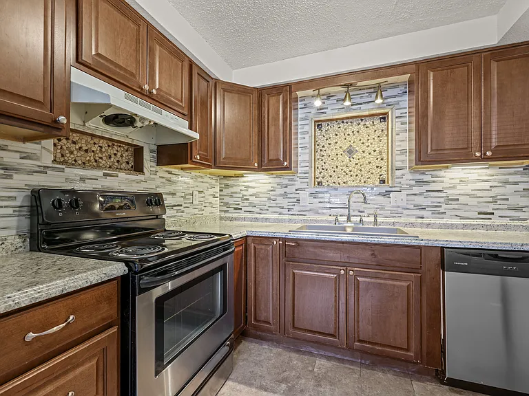 18 Ash Ct — Photo 23
