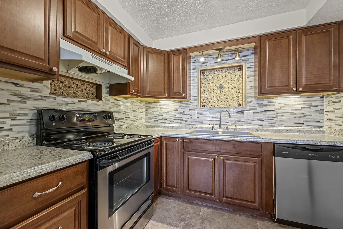 Floor plan 3 Bed 1.5 Bath - Unit 3