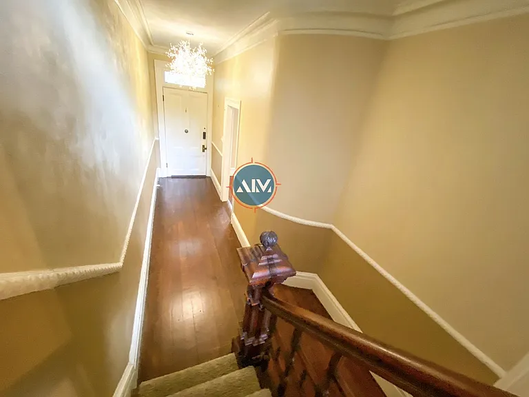 208 E Taylor St — Photo 26