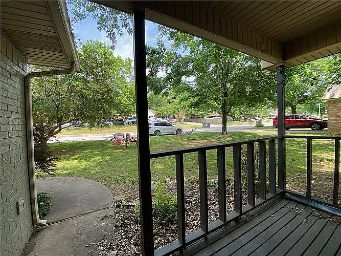 1863 N Hunters Rdg — Photo 23