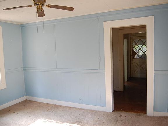 5th image of 2069 Speigle St
