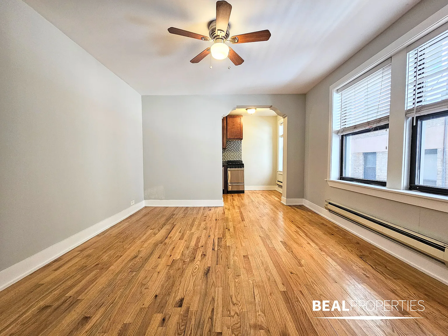 425 West Roscoe — Photo 3
