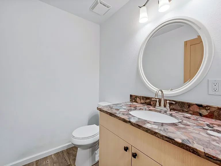 1420 S Pratt Pkwy — Photo 8