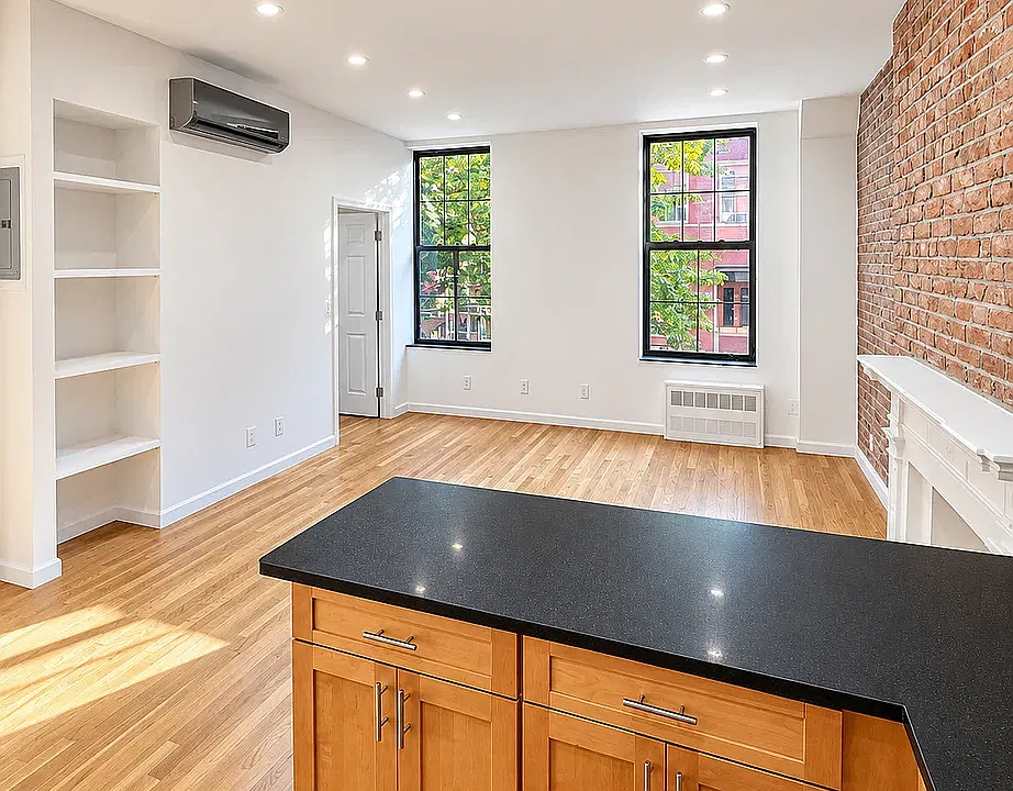 23 W 8th St #1A