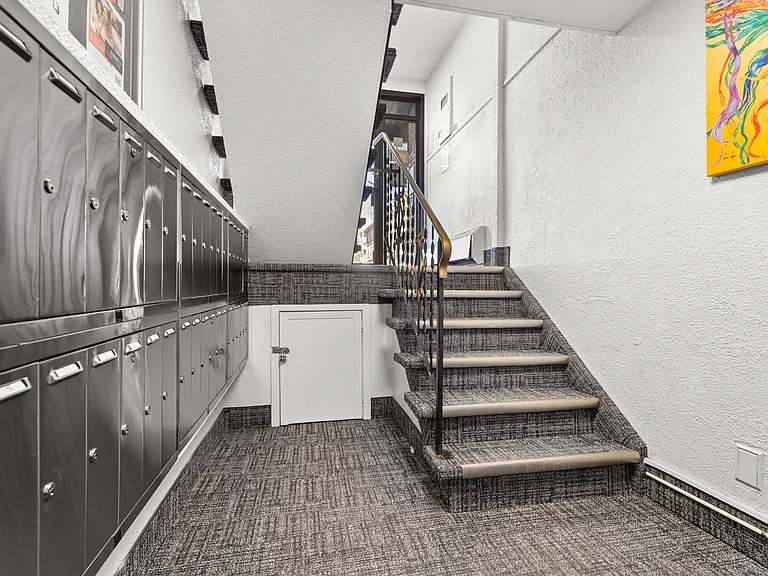 424 Main St — Photo 16