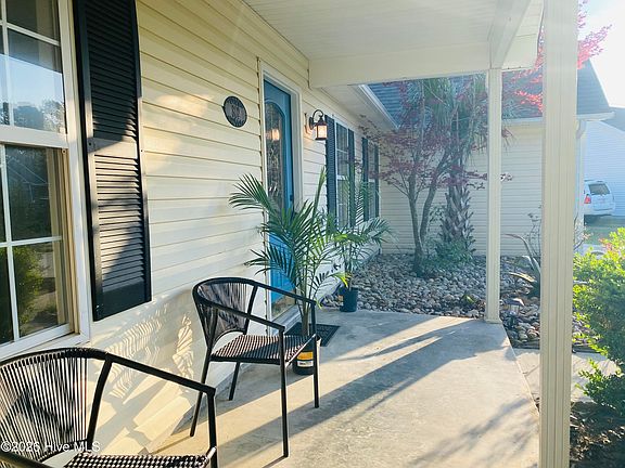 5th image of 802 Caspian Court