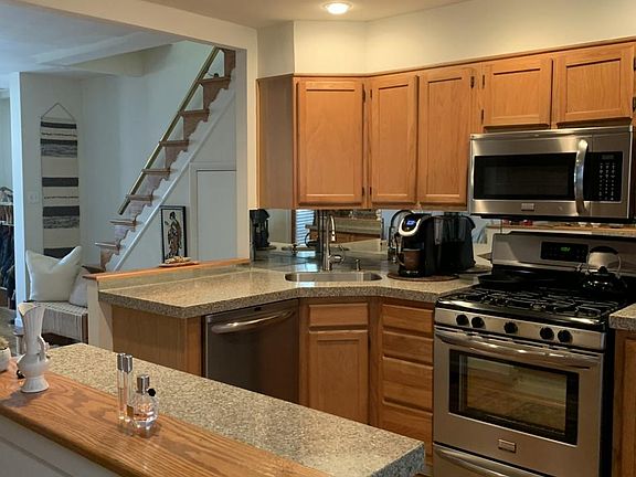 3rd image of 267 S 20th St Suite 2