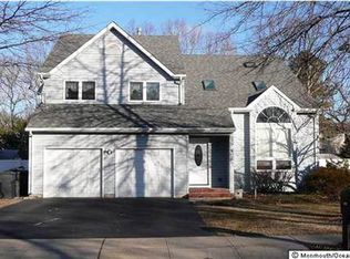 1947 White Knoll Dr, Toms River, NJ 08755