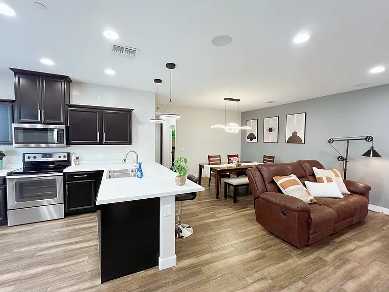 1250 N Abbey Ln #112 — Photo 7