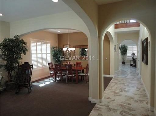 4th image of 501 Las Alturas Ave