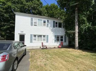 19 Handsome Ave, Selden, NY 11784