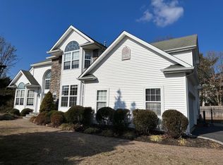 18 Homecoming Pl, East Setauket, NY 11733