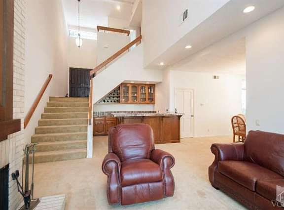 4th image of 1503 N View Dr