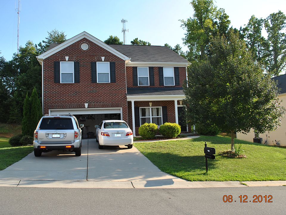 1st image of 236 Flanders Dr