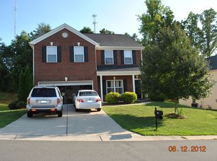 236 Flanders Dr, Mooresville, NC 28117