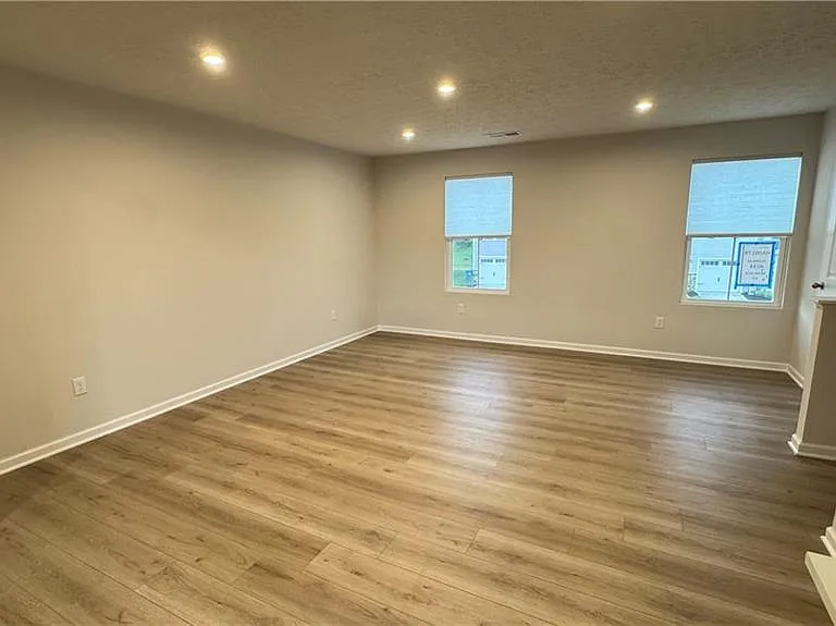4034 Hemlock Ct — Photo 16