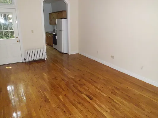 Rented by Maximus Realty Group | media 22