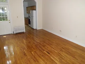 Rented by Maximus Realty Group