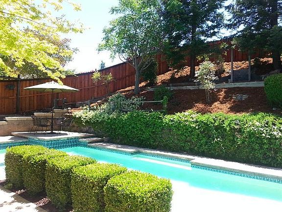 2nd image of 964 Palmer Cir