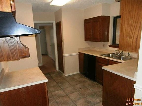 4th image of 501 W Phillips Ct