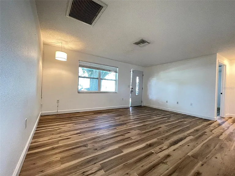 8104 Badger Ln — Photo 9