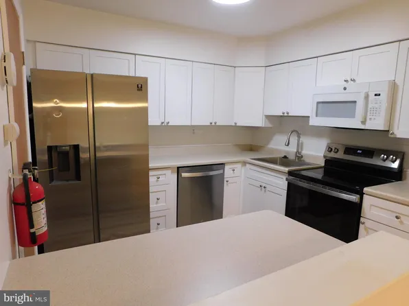 87A W Bluebell Ln #A, Mount Laurel, NJ 08054