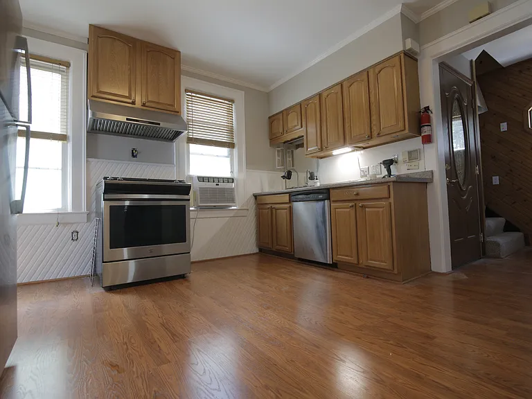 92 Peter St #2 — Photo 4
