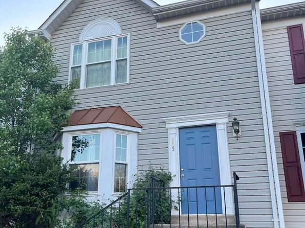 305 Moseby Ct, Manassas Park, VA 20111