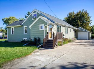 1352 Sherrin St, Oshkosh, WI 54904