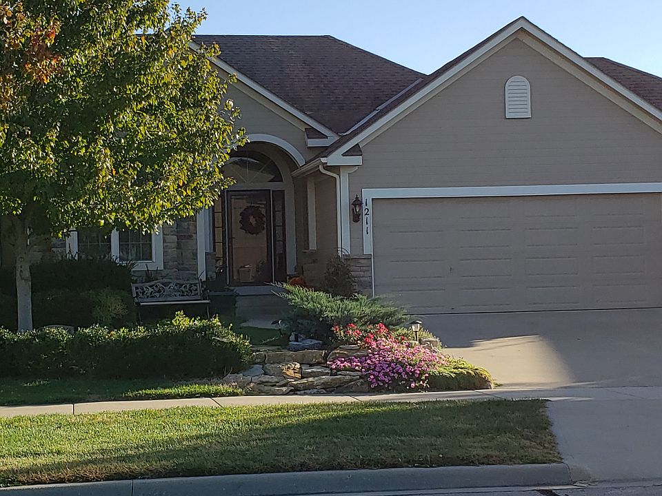 1211 Heatherwood Drive 