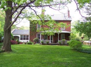 40 Pleasant St, Windsor, CT 06095