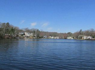 4 Coolridge Ave, Smithfield, RI 02828