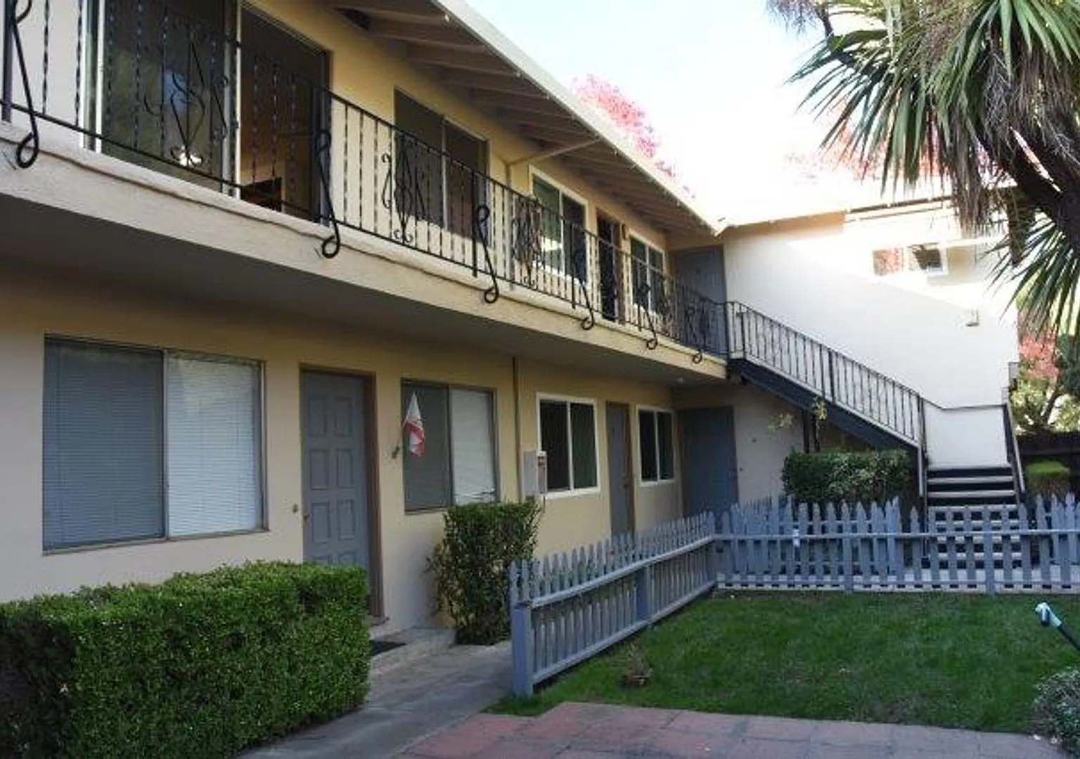 2960 Huff Avenue — Photo 3