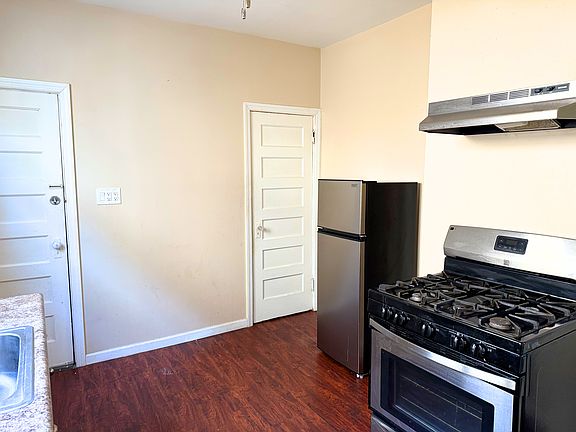 4th image of 65 Westcott St #1