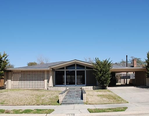 1st image of 941 Emerald St