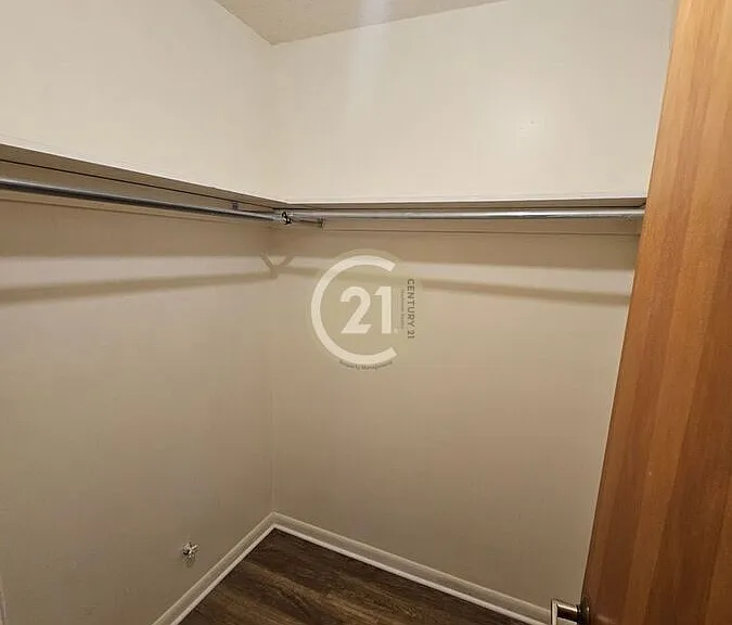 405 32nd St #203 — Photo 14