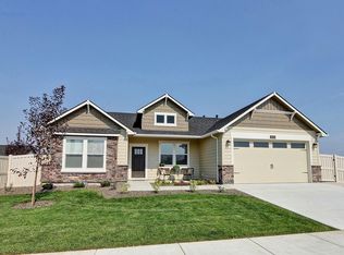 3261 NW Canyon Dr #130, Redmond, OR 97756
