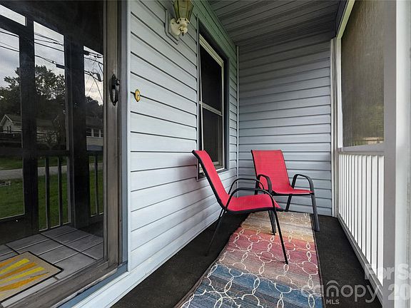 4th image of 131 Spencer St