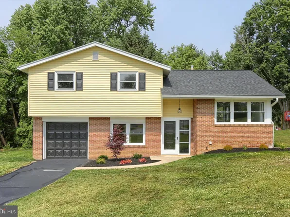 38 Quaker Hills Rd, Lancaster, PA 17603