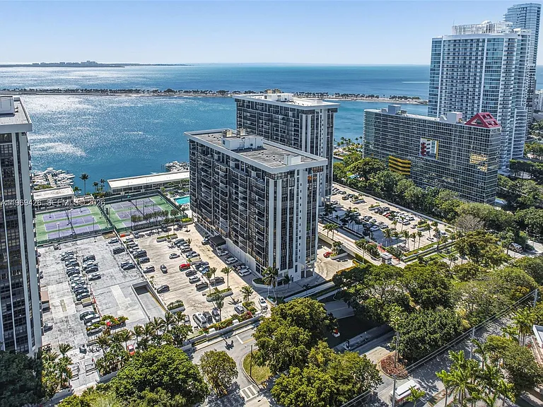1915 Brickell Ave #1407 — Photo 45
