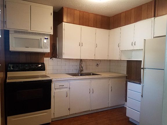 4th image of 654 Montrose St
