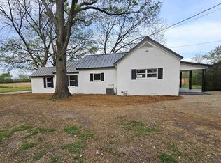 1333 Honeysuckle Ln, Town Creek, AL 35672