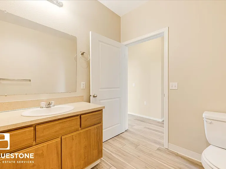 Hawk's Point Apartments — Photo 68