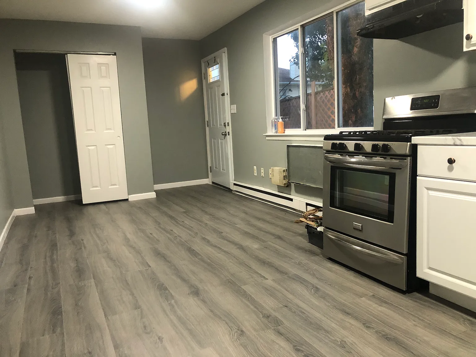 Studio, 350 sqft, $1,595 — Photo 3