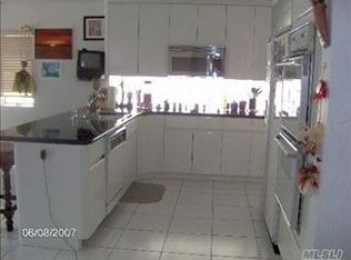 3147 Lee Pl, Bellmore, NY 11710